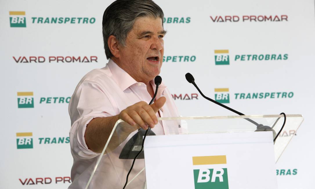 Presidente da Transpetro, Sergio Machado, durante o discurso na cerimônia de lançamento do navio Oscar Niemeyer Foto: Renata Mello / Transpetro / Divulgação