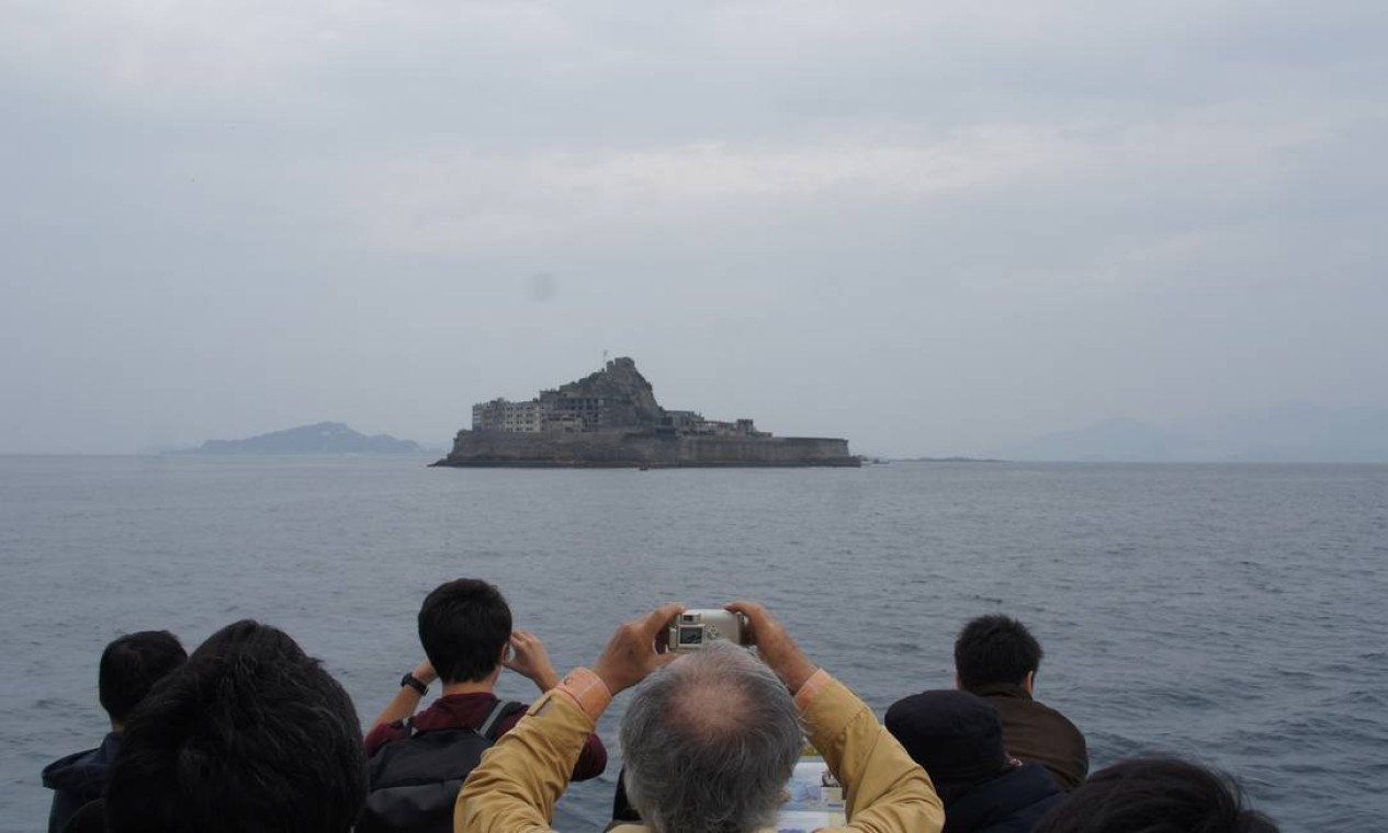 A Ilha de Hashima, perto de Nagasaki, que serviu de locação para o filme “007 - Operação Skyfall”, é um improvável destino turístico no Japão Foto: Claudia Sarmento
