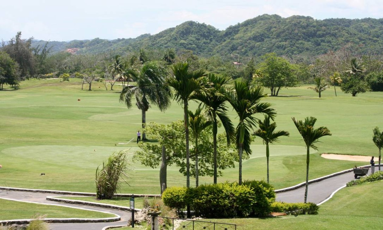 O campo de golfe de Dorado Beach. O resort de Porto Rico é o segundo Ritz-Carlton Reserve do mundo. O primeiro fica em Phuket, na Tailândia. O terceiro será em Bali Foto: Carla Lencastre / O Globo