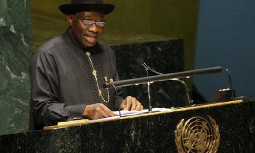 
O presidente da Nigéria, Goodluck Jonathan, fala do púlpito da ONU, em 2011
Foto: AP-8-6-2011