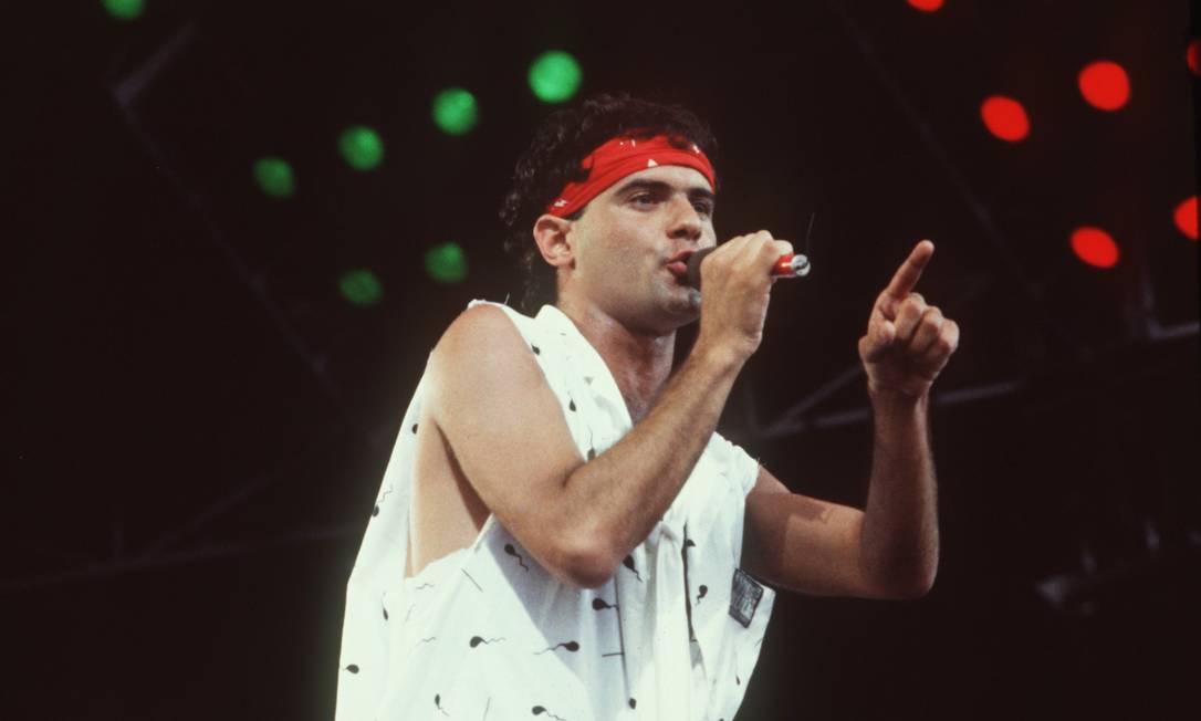 
Na foto, Cazuza aparece liderando a banda Barão Vermelho durante o Rock in Rio, em 1985
