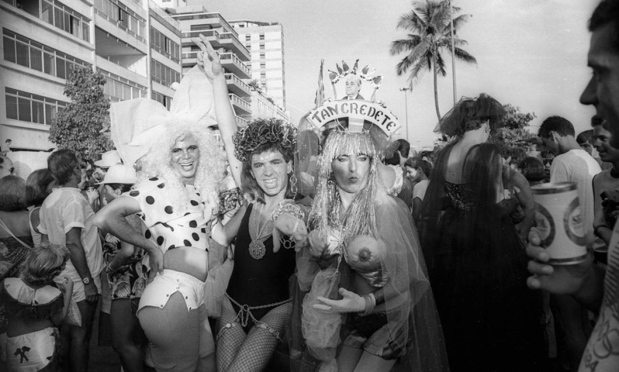 Eclético e bem elaborado, o repertório da Banda de Ipenama é referência. No carnaval de 1985, flagrantes de foliões nas ruas da Zona Sul Foto: Arquivo O Globo