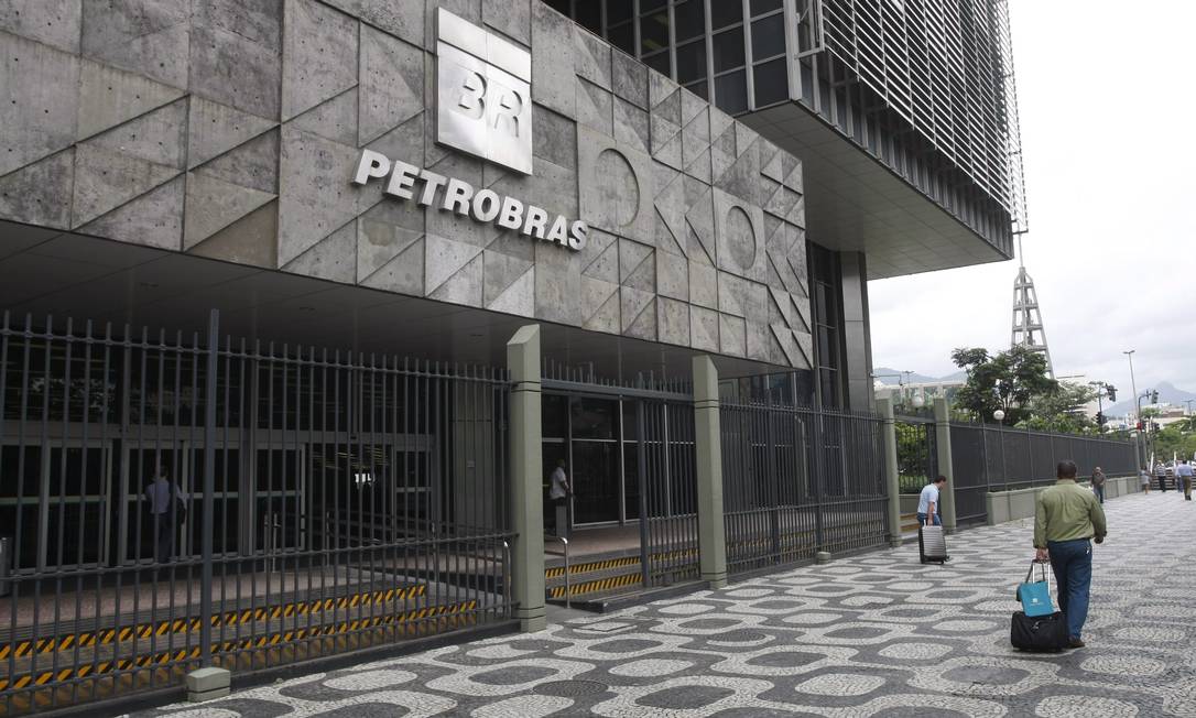 
Petrobras anuncia novo concurso para 1.232 vagas
Foto: Agência O Globo/Arquivo