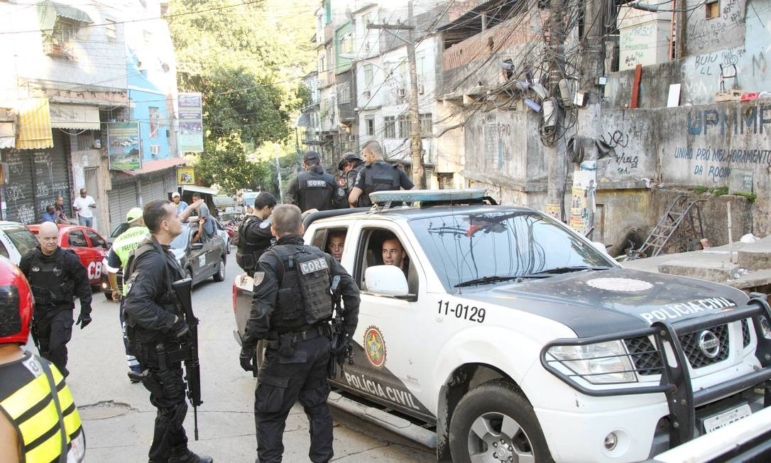 A operação nesta sextafeira na favela da Rocinha Jornal O Globo