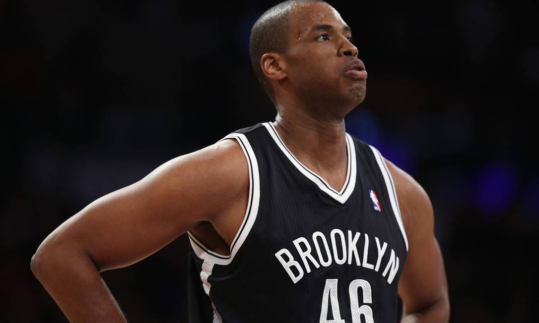 Jason Collins se torna o primeiro atleta gay a jogar na NBA - Jornal O