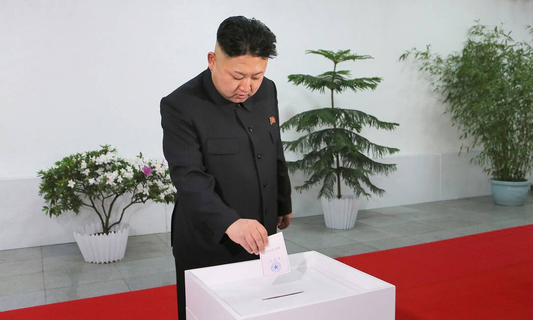 
O líder norte-coreano, Kim Jong-Un, votou no domingo
Foto: KCNA / AFP