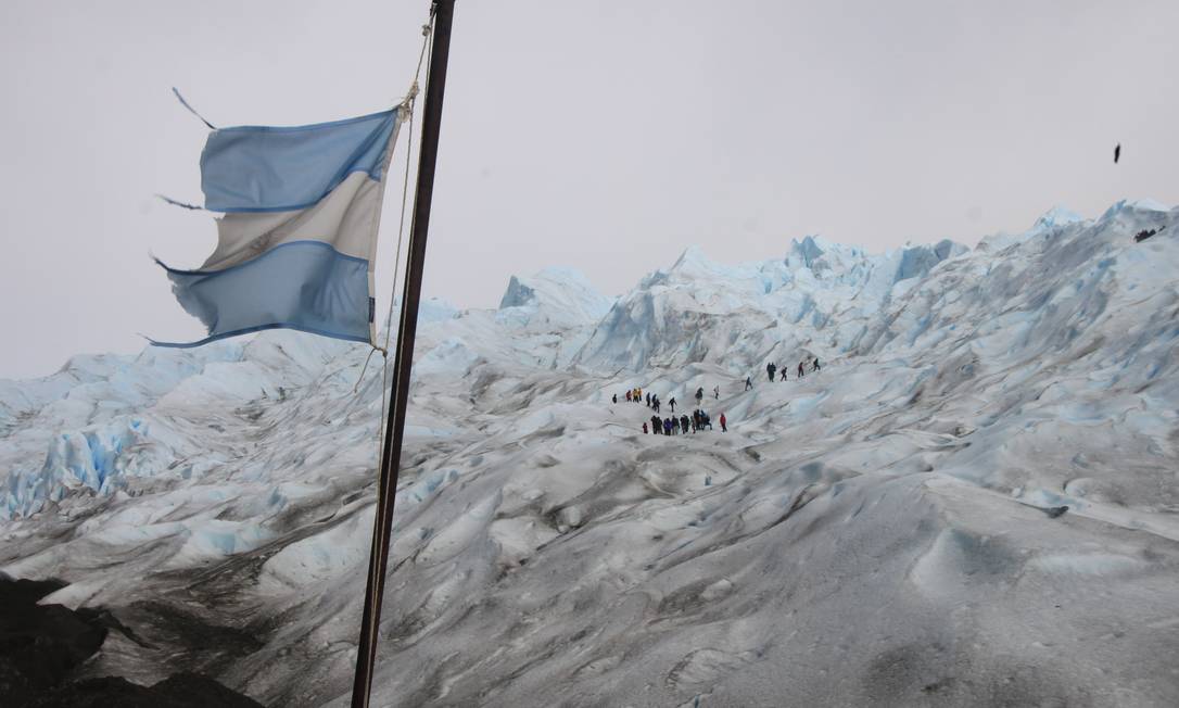 
Caminhada pela geleira Perito Moreno, em El Calafate, na Patagônia argentina
Foto: Eduardo Maia / O Globo