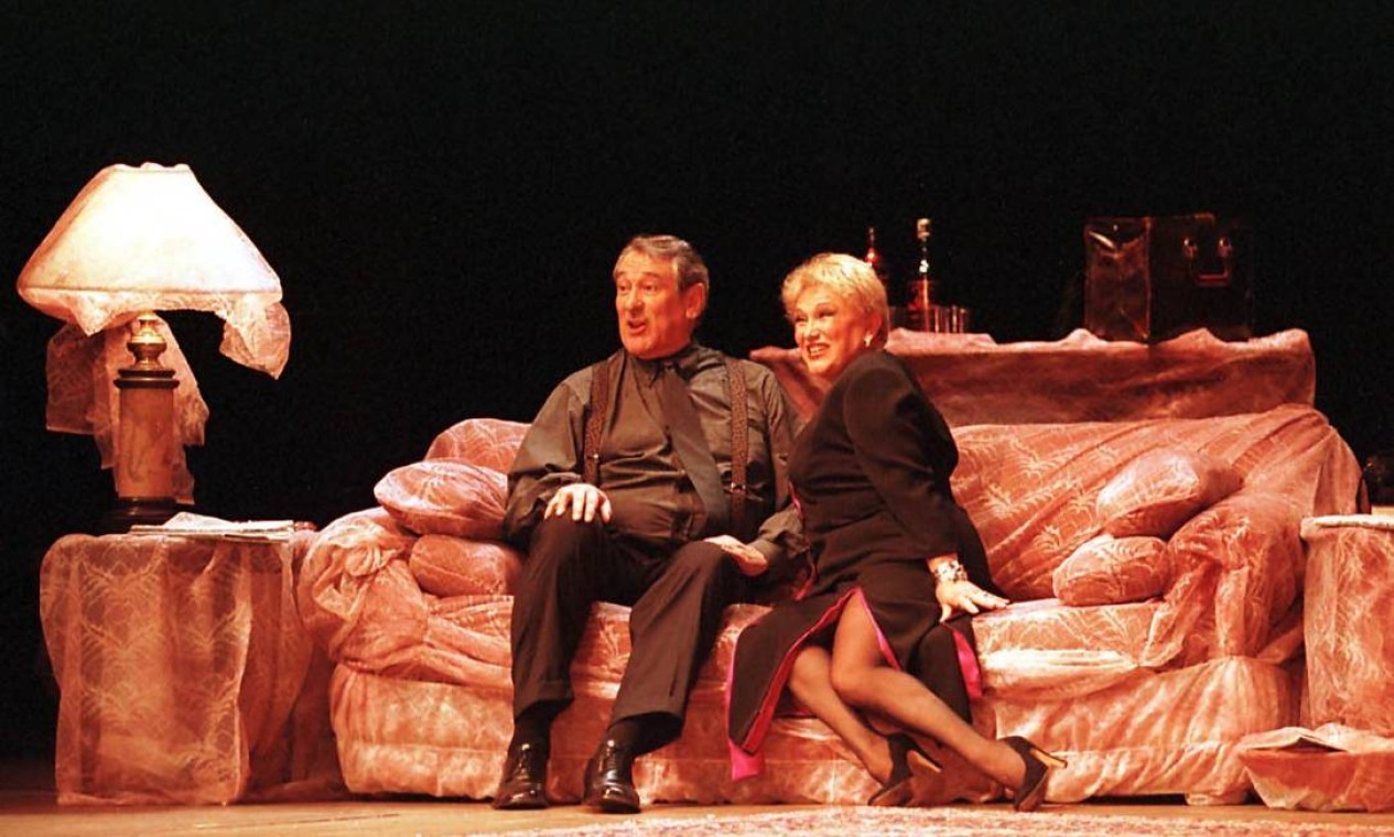 Em 2000, casal participou do Festival de Teatro de Curitiba com a peça 'Crimes delicados' Foto: Jorge eder / Divulgação