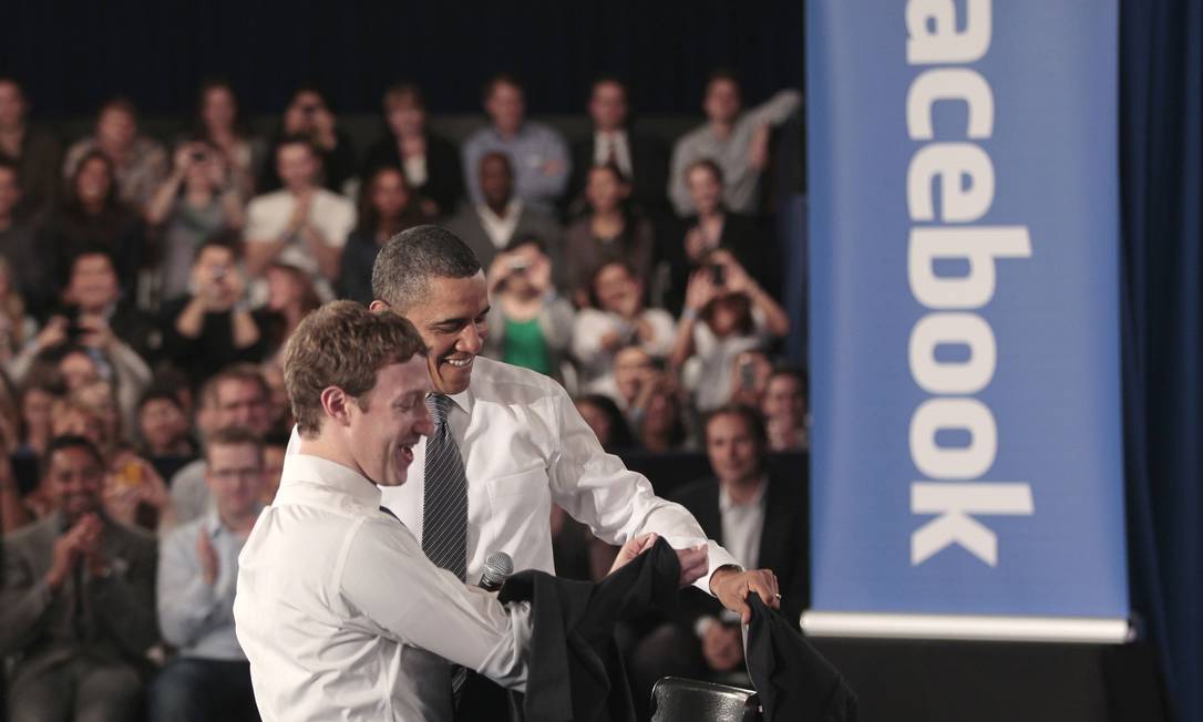 
Obama e Zuckerberg durante encontro em 2011
Foto: Pablo Martinez Monsivais / AP