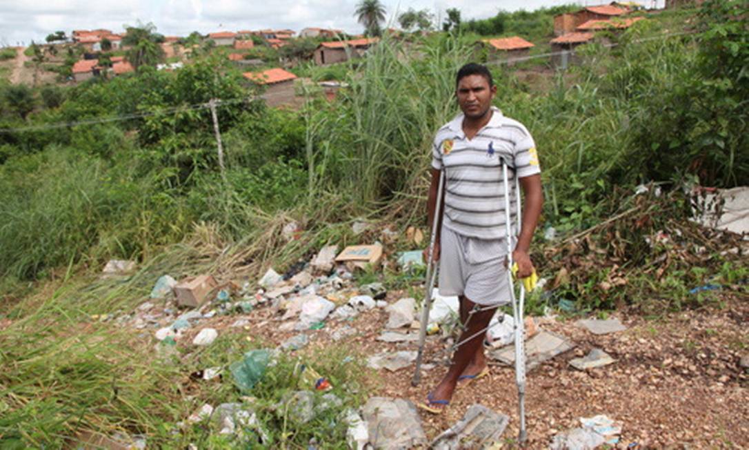 
Morador de área sem saneamento, Francisco de Almeida
Foto: O Globo / Éfrem Ribeiro