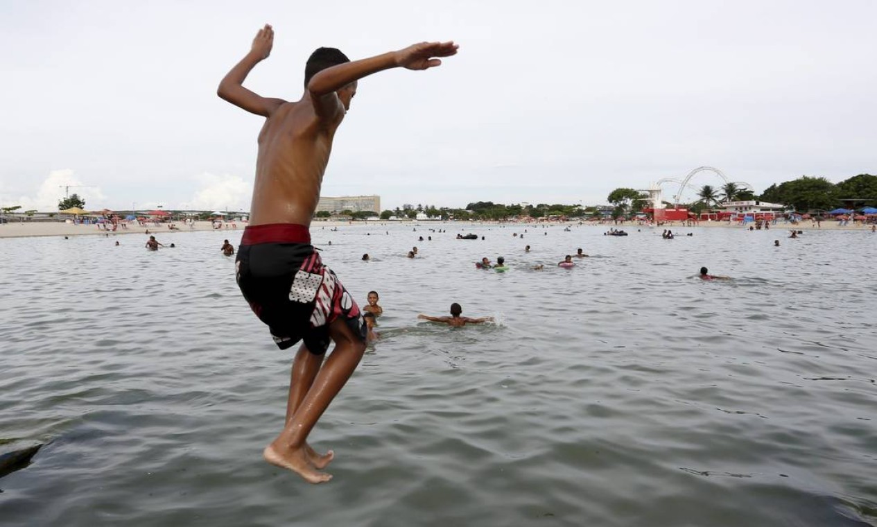 Ocupação Não Muda Rotina Do Piscinão De Ramos Jornal O Globo 4856