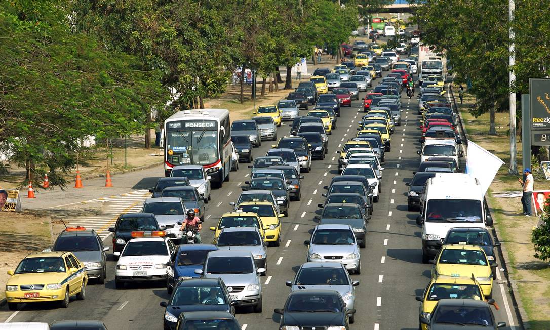 
Frota de veículos deve dobrar até 2030 e emissões de CO² preocupam
Foto:
/
Gabriel de Paiva
