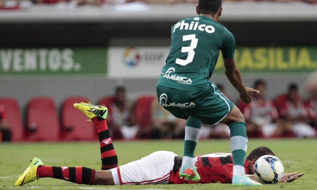 Flamengo empata com o Goiás no