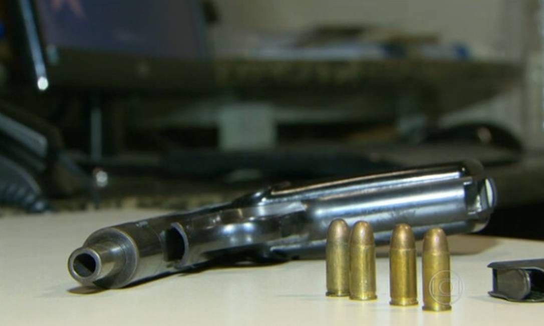 Arma usada pelo italiano Enreco Telese para matar a mulher e a filha Foto: Reprodução / TV Globo