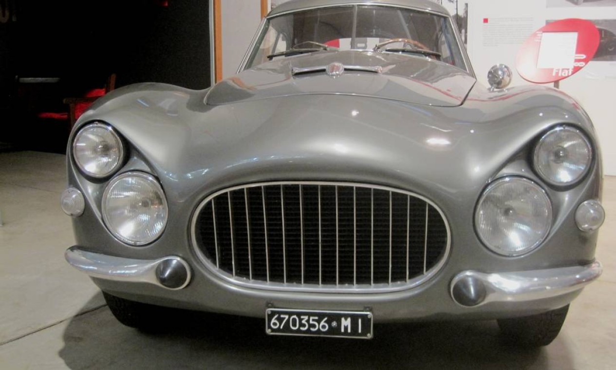 Modelos Fiat também sorriem, como o V8, ou Otto Vu, de 1952 Foto: Henrique Koifman