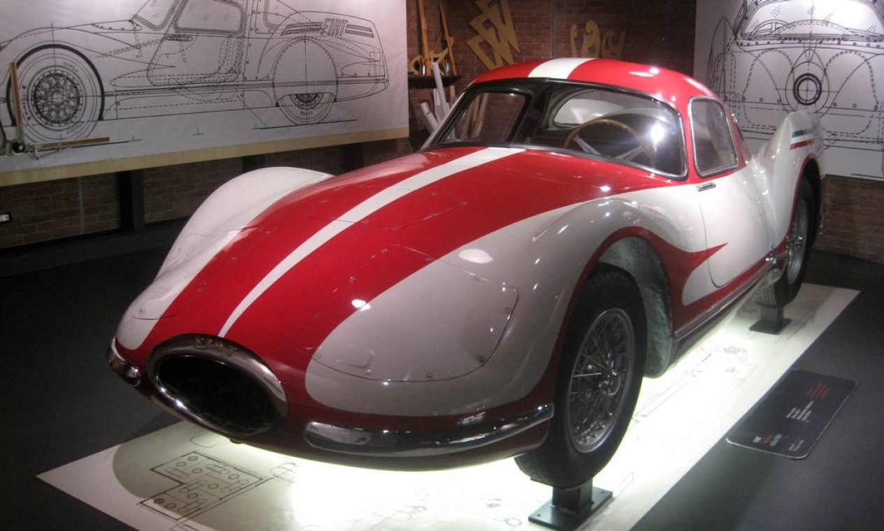 Outro passeio interessante é pelo Museo Nazionale dell'Automobile, em Turim, que tem modelos como esse Fiat Turbina 1954 Foto: Henrique Koifman