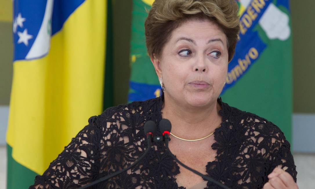 
Presidente Dilma tem o desafio de melhorar os índices de aprovação até outubro
Foto:
André Coelho
/
O Globo

