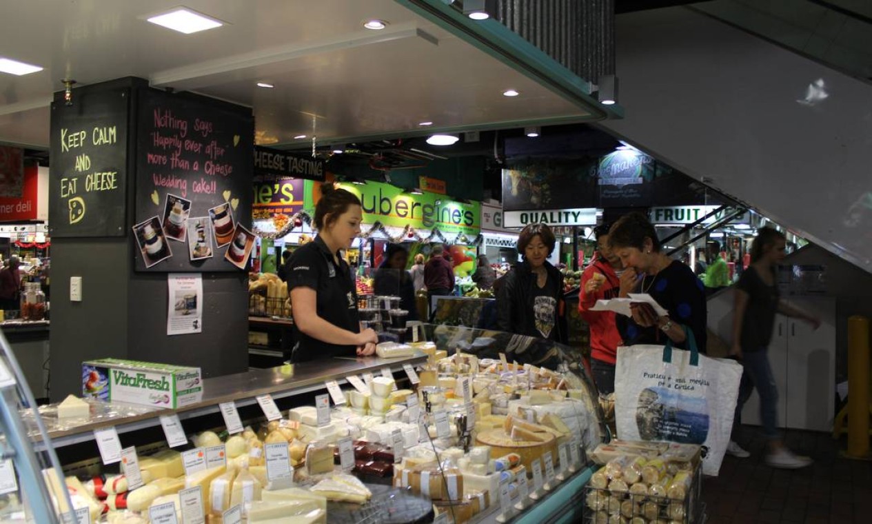 O mercado central de Adelaide é uma parada obrigatória, com mais de 250 lojas vendendo queijos, vinhos, verduras, frutas, carnes exóticas e cogumelos Foto: Fernanda Dutra / O Globo