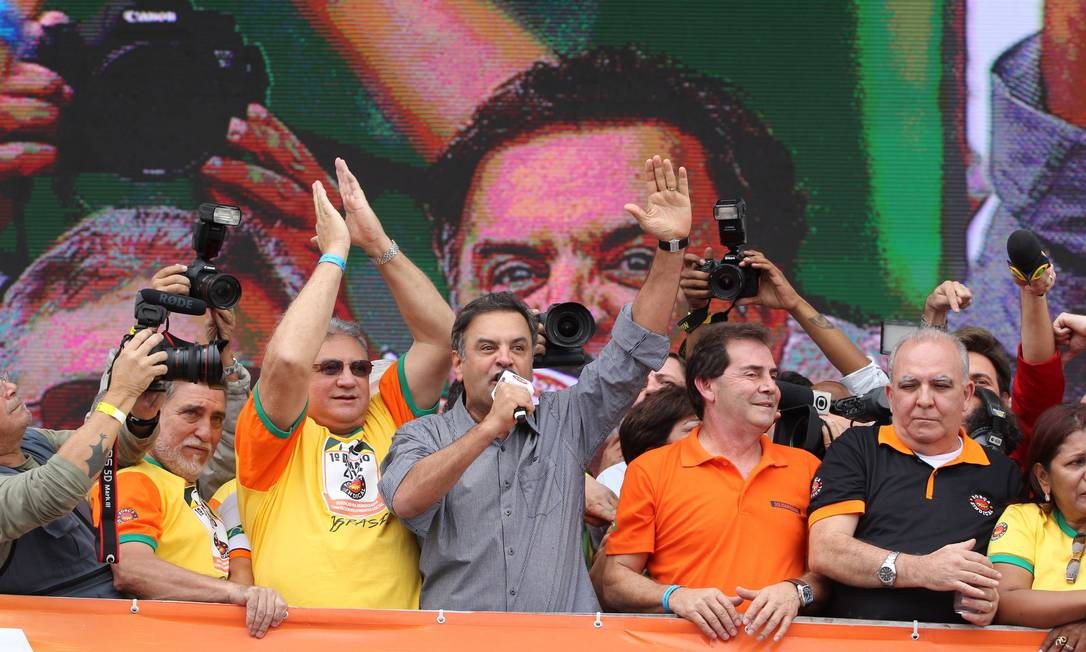 Resultado de imagem para paulinho da FOrça e Aécio Neves