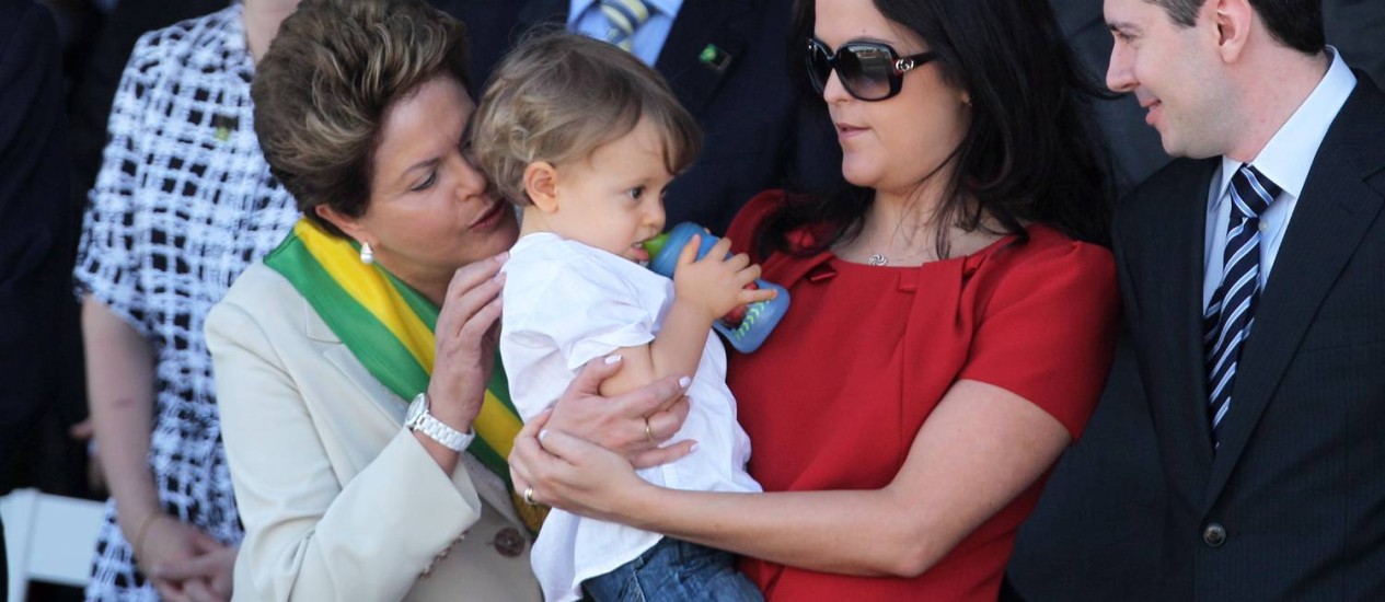 Dilma evita muita exposição da família na pré-campanha - Jornal O Globo