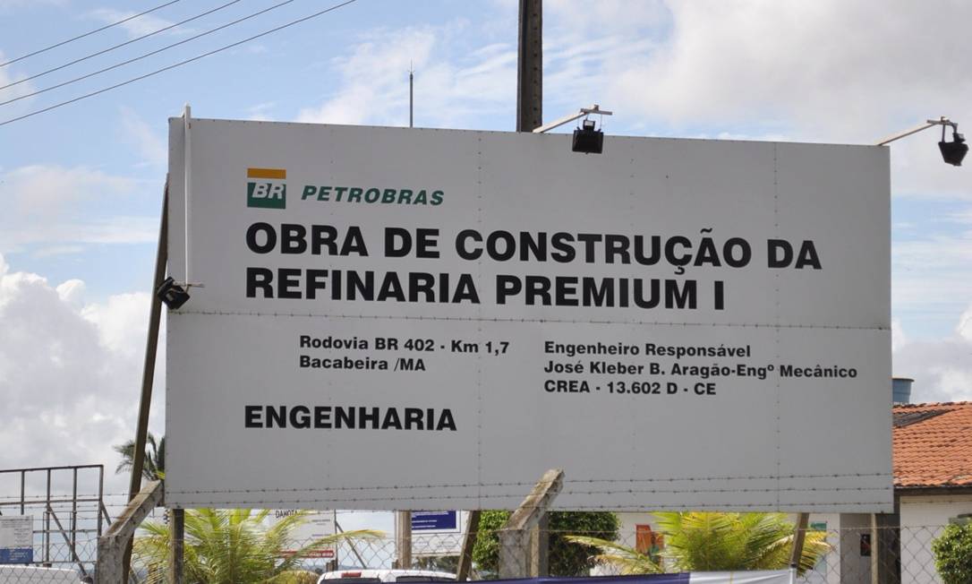 
Refinaria deveria estar em pleno funcionamento em 2016, mas está paralisada
Foto:
Chico de Goias
/
Chico de Gois

