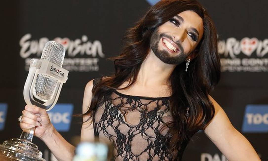 Travesti Conchita Wurst vence o concurso europeu de calouros Foto: AP