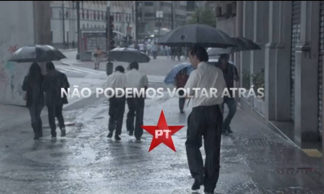 
Comercial do PT remete técnica utilizada pelo PSDB que já foi criticada pelos petistas
Foto:
/
Reprodução
