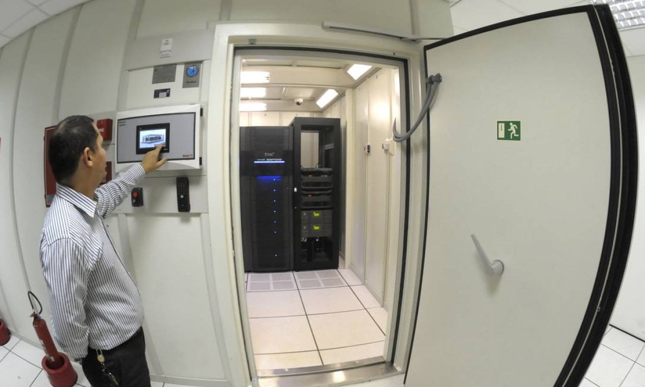 Copa deixará legado de R$ 108 milhões em material de segurança - Jornal