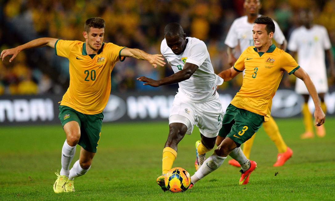 
Australianos não fizeram uma boa apresentação, e mesmo jogando em casa ficaram só no empate com a África do Sul: 1 x 1
Foto:
/
Saeed Khan / AFP

