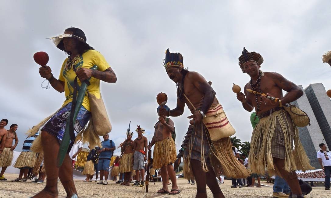 Veja Mais Fotos Do Protesto Dos índios Em Brasília Jornal O Globo