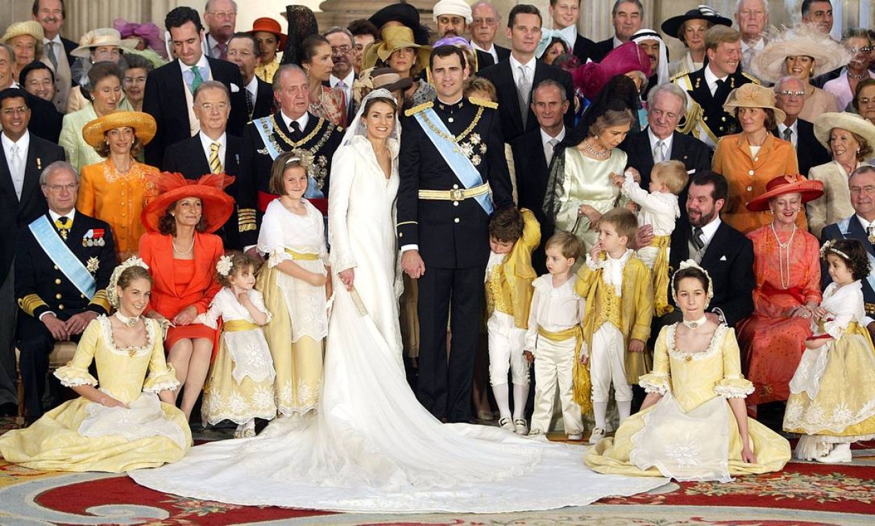 A realeza reunida durante o casamento de Felipe e Letizia Ortiz Foto: ODD ANDERSEN / AFP