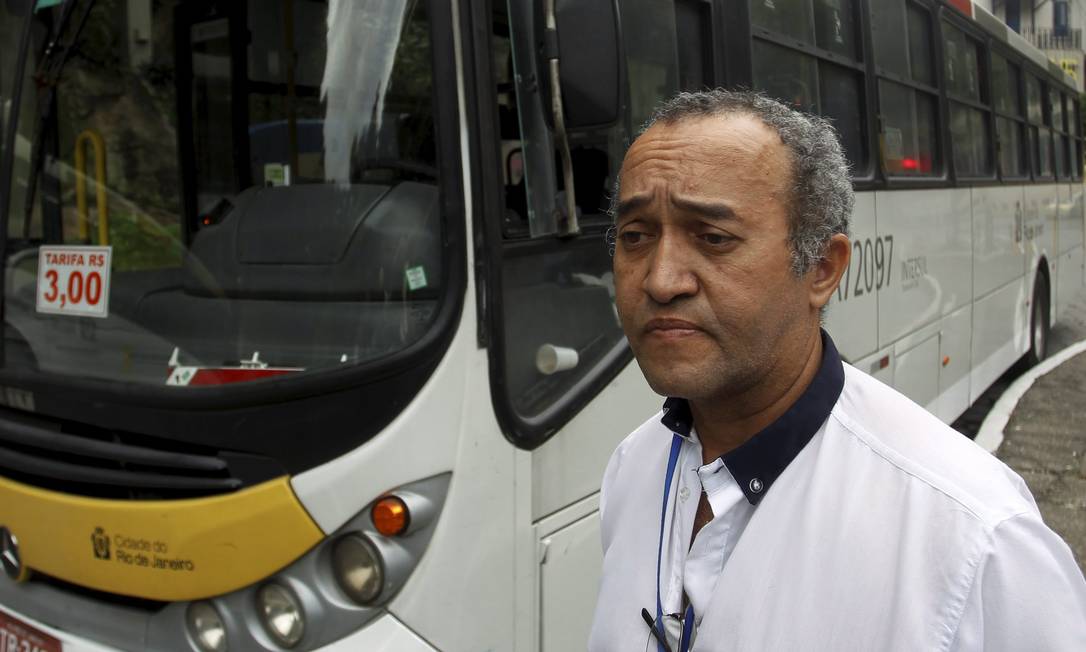 O motorista Amarildo Gomes que tentou socorrer o fotógrafo Foto: Gabriel de Paiva / Agência O Globo