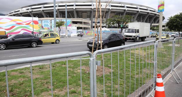 Entorno do Maracanã terá 20 ruas com estacionamento proibido nesta