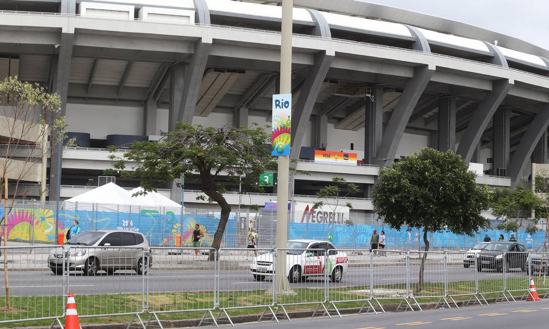 Entorno do Maracanã terá 20 ruas com estacionamento proibido nesta