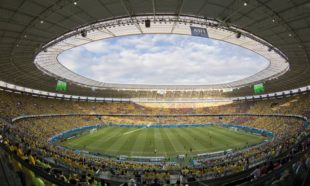 Vídeo de estádio lotado entoando 'Sou Bolsonaro' é da Festa do