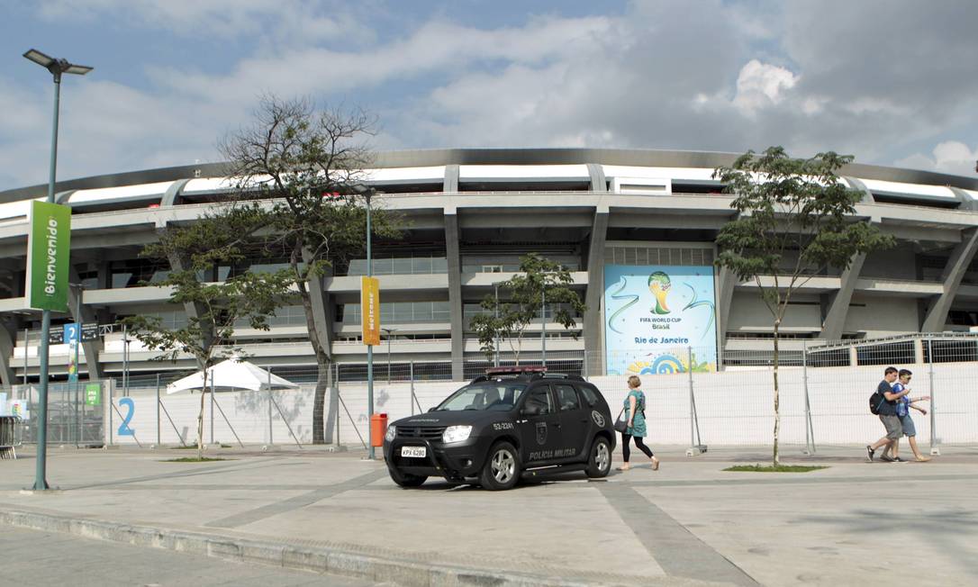 Entorno do Maracanã terá 20 ruas com estacionamento proibido nesta