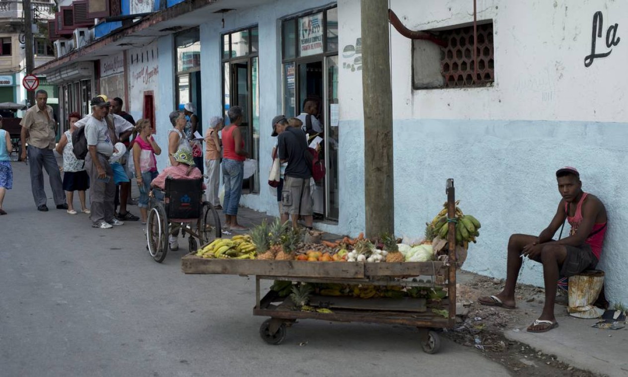 Vendedor de frutas em Havana Foto: René Bauer