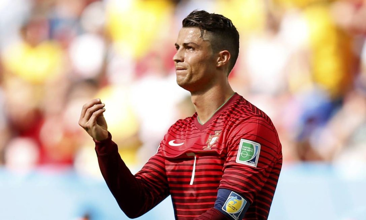 O português Cristiano Ronaldo é outro que voltou para casa prematuramente. Mas também fez um golzinho. Pouco para quem é, mas está lá na lista Foto: UESLEI MARCELINO / REUTERS
