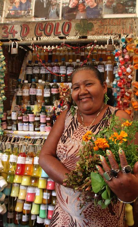 Dona Coló é uma das erveiras mais conhecidas do mercado Ver-o-Peso Foto: Eduardo Maia