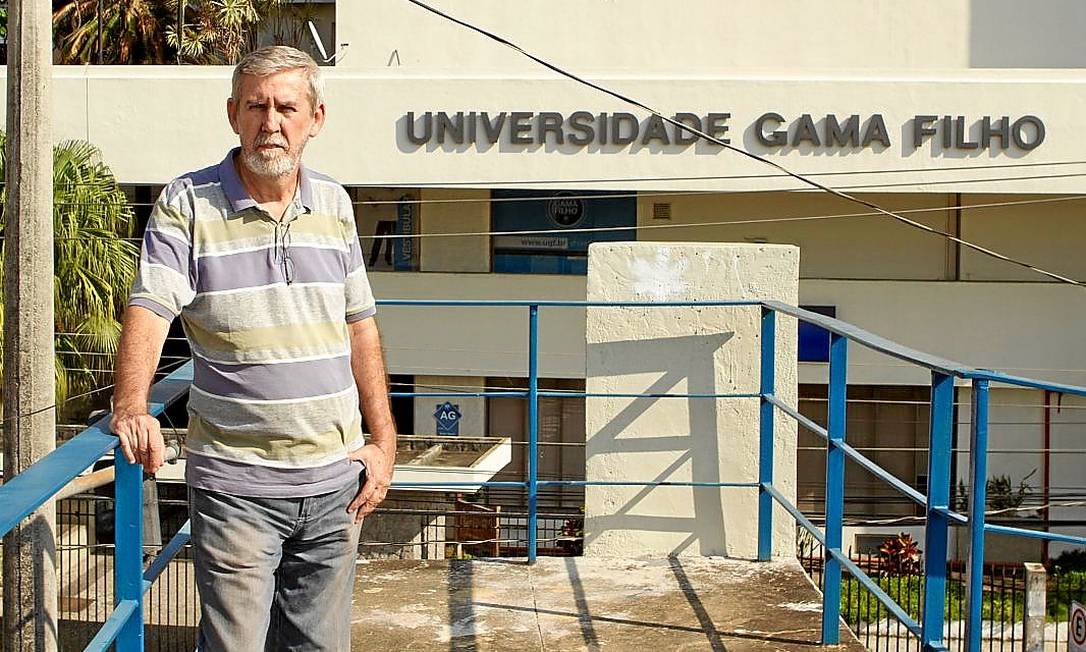 
Sem salário: Ronaldo Louro e outros ex-professores da Gama Filho estão sem receber desde setembro
Foto: Bia Guedes / Agência O Globo