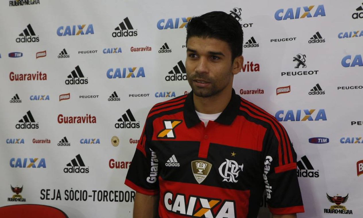 Eduardo da Silva assina com o Flamengo até dezembro de 2015 - ESPN