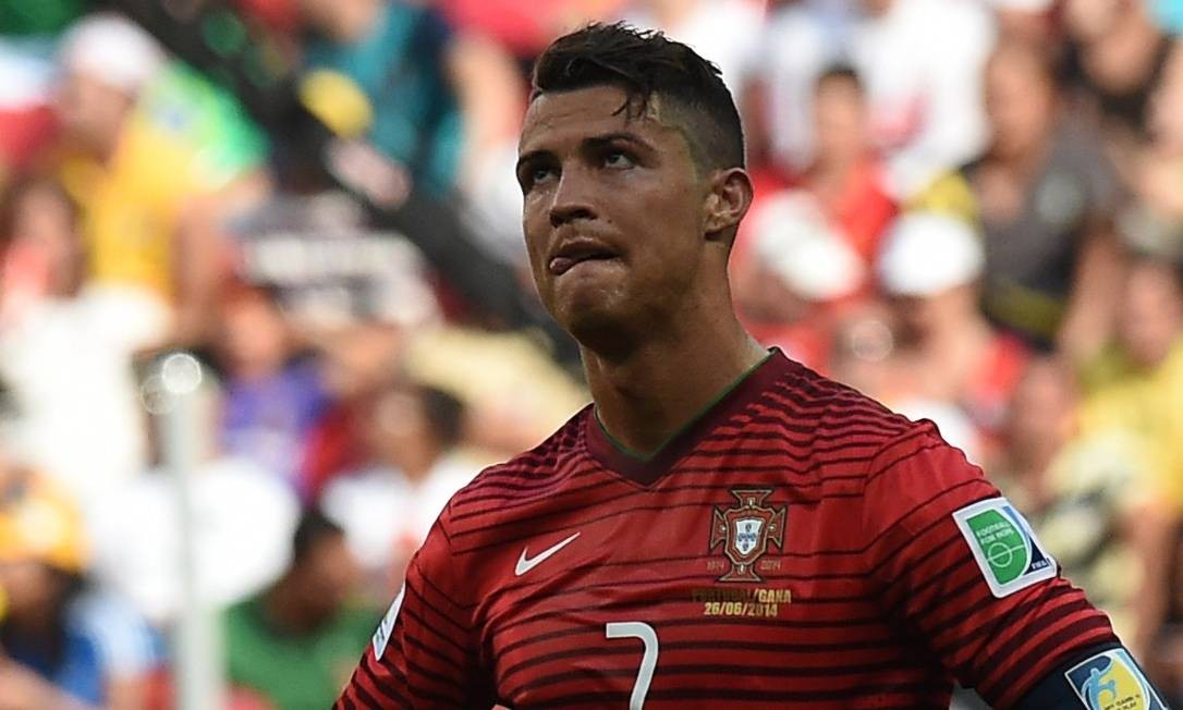 Mãe de Cristiano Ronaldo cria polêmica ao contar, em livro ...