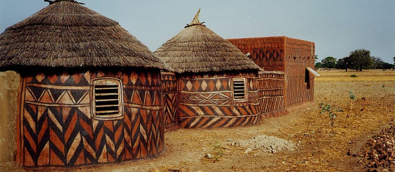 Uma vila africana onde as casas se transformam em obras de arte Jornal O Globo