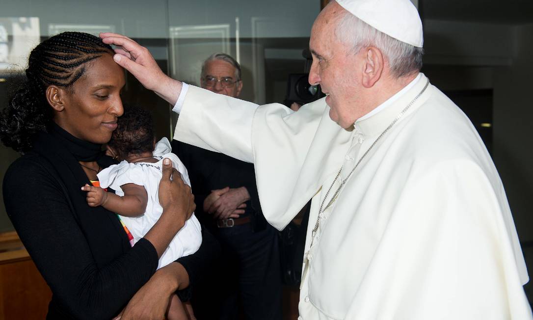 
Papa Francisco expressou “sua gratidão e alegria” pela chegada da sudanesa
Foto:
L’Osservatore Romano
/
AP
