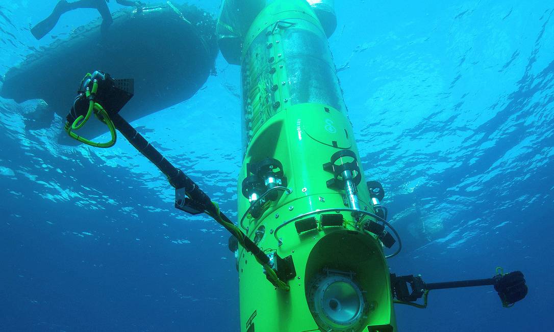 James Cameron desceu até ao ponto mais profundo do oceano