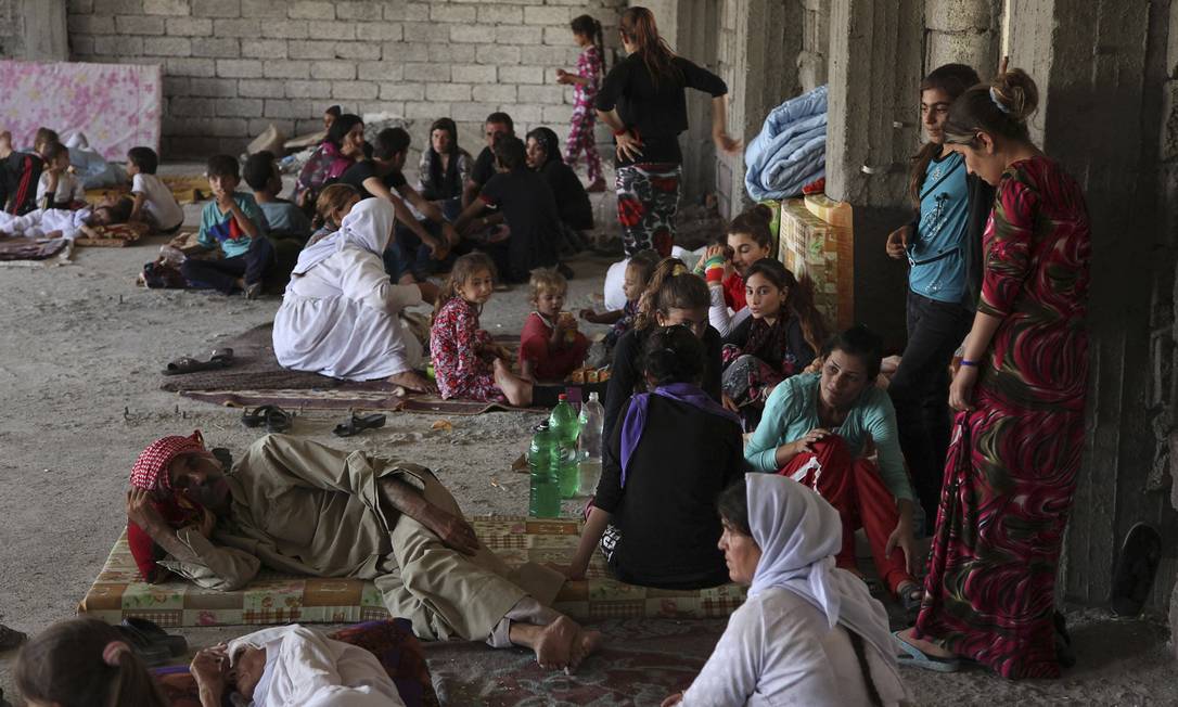 cerca-de-40-crian-as-da-minoria-yazidi-morrem-ap-s-ataque-jihadista-no