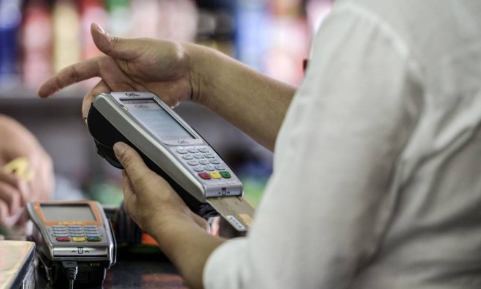 Compras no cartão de crédito ficarão mais caras Foto: Bloomberg News