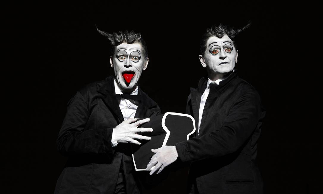 
Mikhail Baryshnikov e Willem Dafoe no espetáculo “A velha”, de Bob Wilson
Foto:
/
Divulgação/ Lucie Jansch
