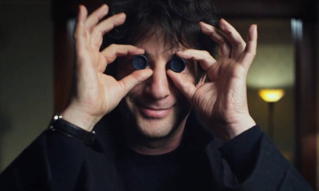 
Neil Gaiman durante a produção do longa ‘Coraline’, adaptação de seu livro homônimo: autor agora é tema de biografia
Foto:
/
Divulgação
