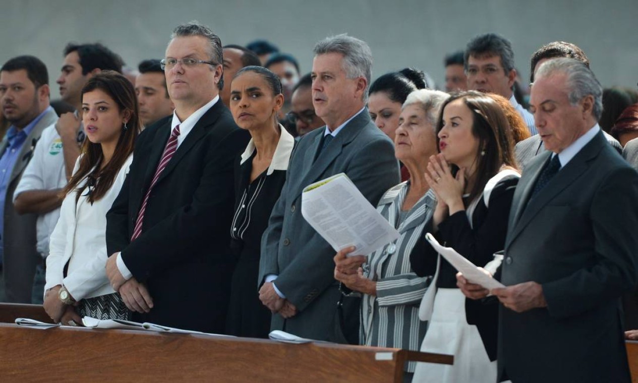 Missa reuniu a cúpula do PSB e da Rede e lideranças políticas de outros partidos na Catedral Metropolitana de Brasília Foto: Agência O Globo